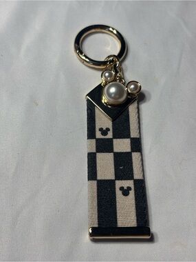 New Disney Pearl Mickey Ear Checker Keychain - Black & Cream Bag Charm